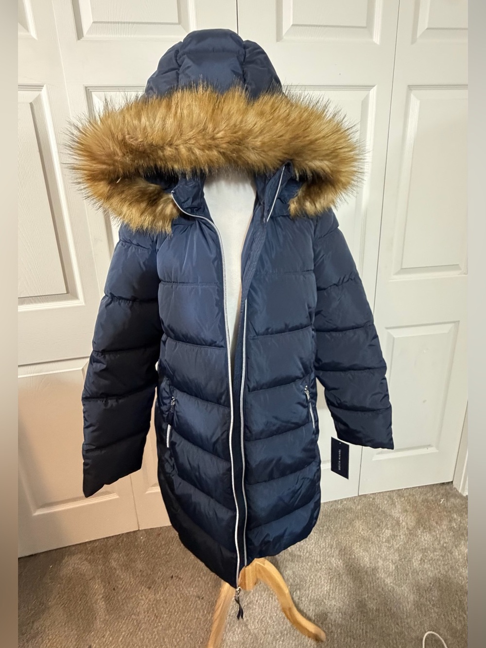 Tommy Hilfiger Women’s Long Puffer Coat Faux Fur Hood Navy M NWT Winter Coat